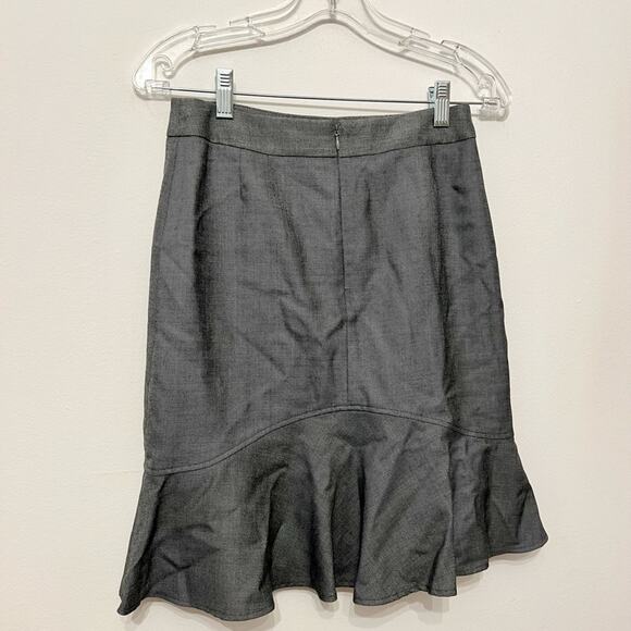 Tahari Arthur S. Levine Gray Formal Blazer Jacket Women’s Size 2P with skirt - Picture 6 of 6